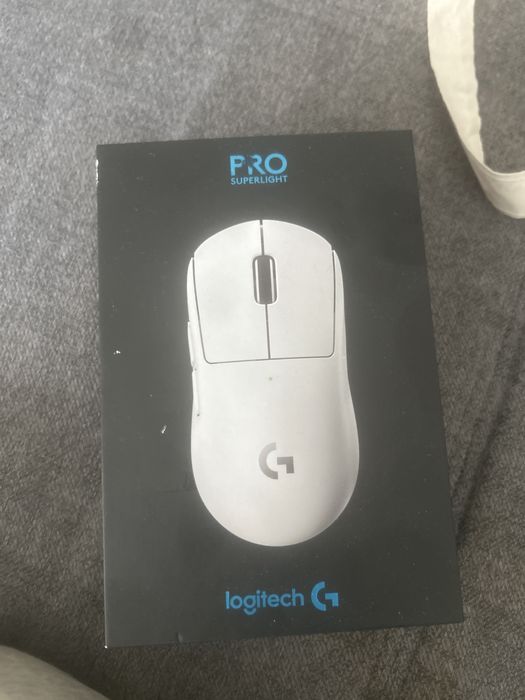 Rato gaming logitech ( com fio, perdi a pen)