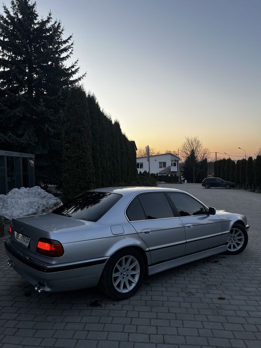 BMW 740i 1998 Газ/бенз