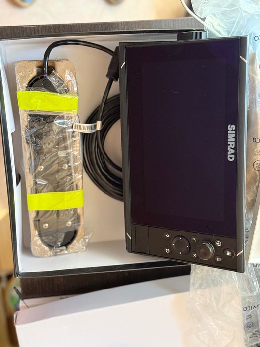 Echosonda Sonar Simrad NSS9 EVO3S 9" ploter morski