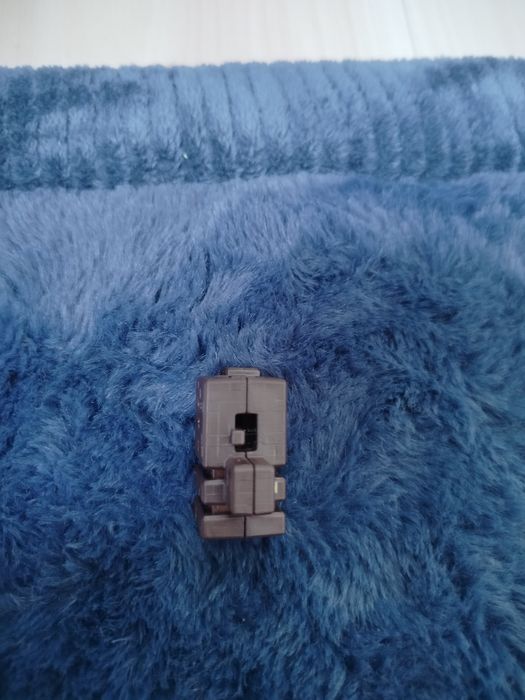 Figurka Minecraft Kinder joy Magma block