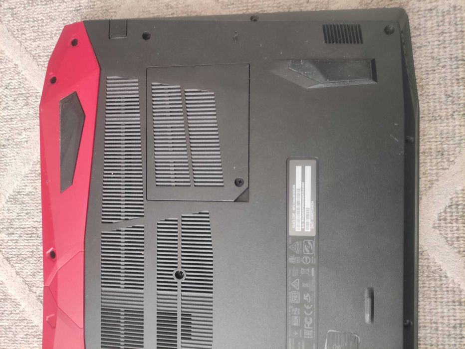 Laptop ACER Predator Helios 300 i7-7700HQ 1050Ti 32GB