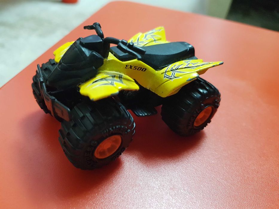 Машинки для хлопчика.