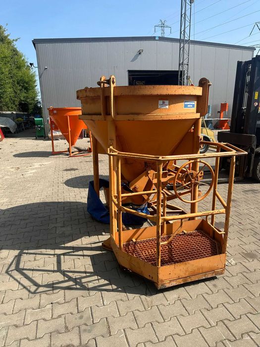 Zbiornik Pojemnik dźwigowy betonu Eichinger PAM 1016H 1000L z podestem