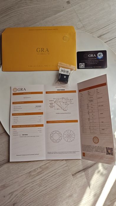 Kamień Moissanit z certyfikatem nowy 10 mm 4 ct D bezbarwny szlif