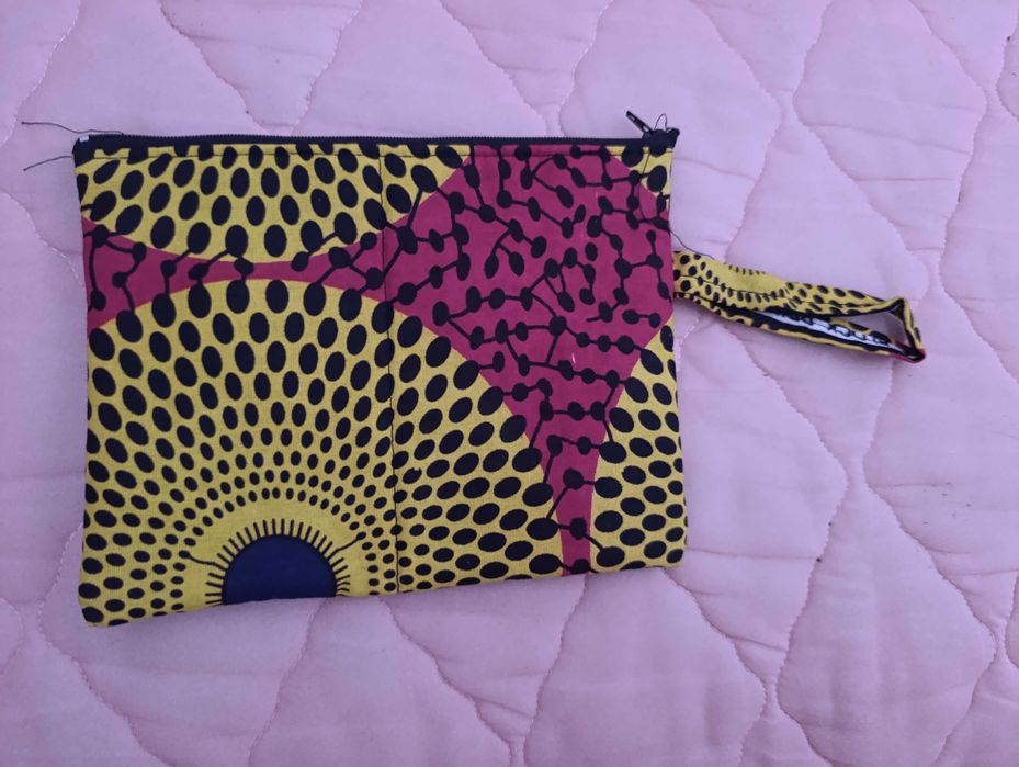 Saco de praia, bolsa/carteira de mão e necessaire