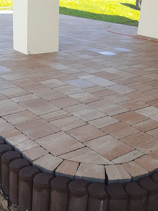 Układanie kostki brukowej Posadzki przemysłowe Koparka/ładowarka