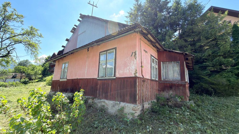 Земельна ділянка 18,5 соток у центрі Яремче. До центру міста всього 200 метрів