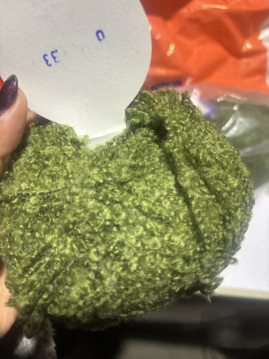 Novelos verde-seco “Fulminante” 50 gramas 82% acrilico