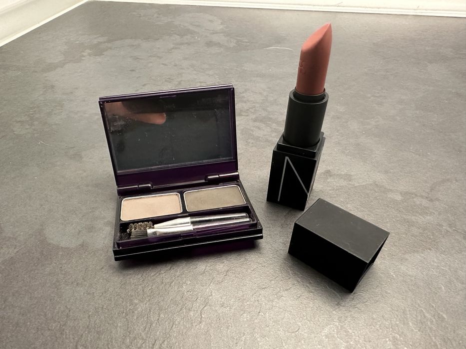 Zestaw A20: cienie do brwi + pomadka do ust Nars