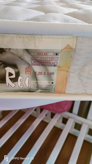 Cama branca para bebê