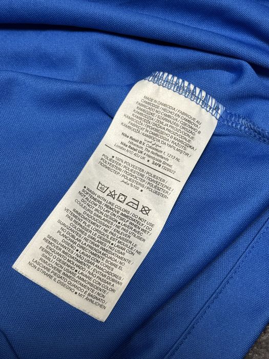 Спортивний жіночий лонгслів з розрізами для пальчиків від Nike, S/M