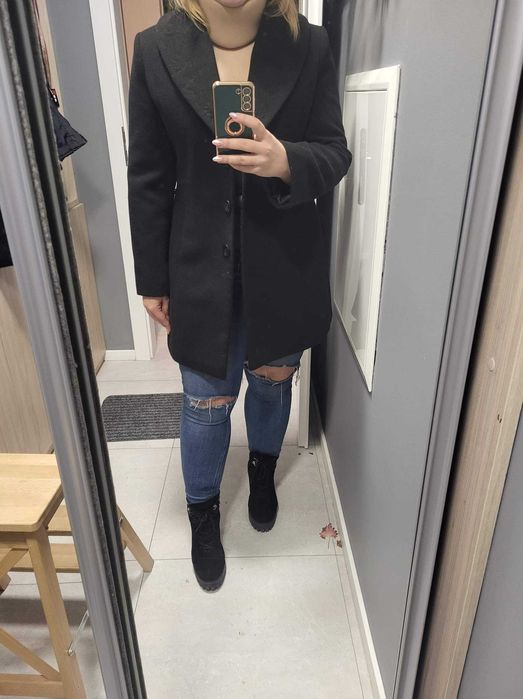 Ocieplany płaszcz flauszowy .