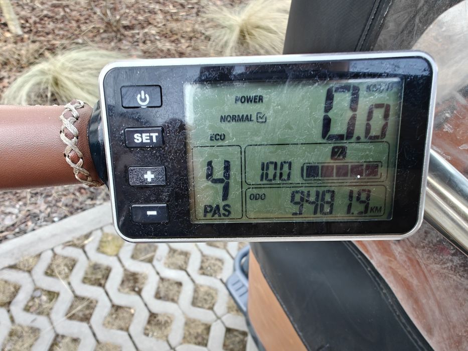 Babboe Curve E elektryczne cargo 4 dzieci – namiot, sakwa,