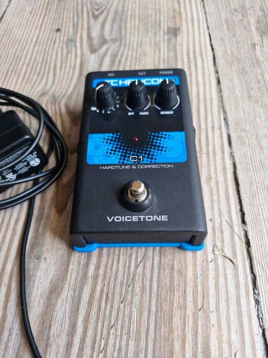 Procesor wokalny TC Helicon Voicetone C1 - pitch corrector/autotune