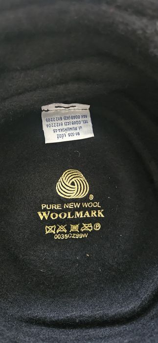 Wełniany czarny kapelusz