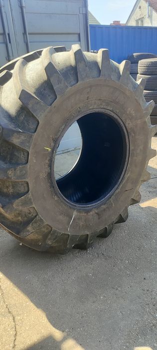 Opona 800/65R32 Michelin