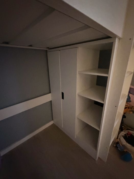 Cama com secretaria e modelus gavetas ikea
