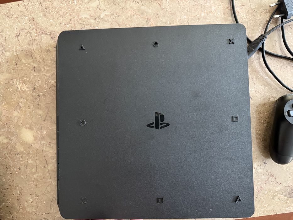 Playstation 4 slim