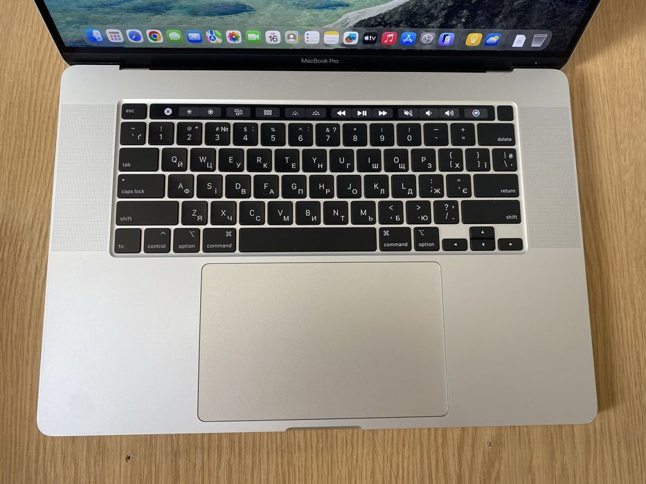 Apple MacBook Pro 16 (2019)i7/16/512 Гб radeon Pro 5300 4Gb Ідеал