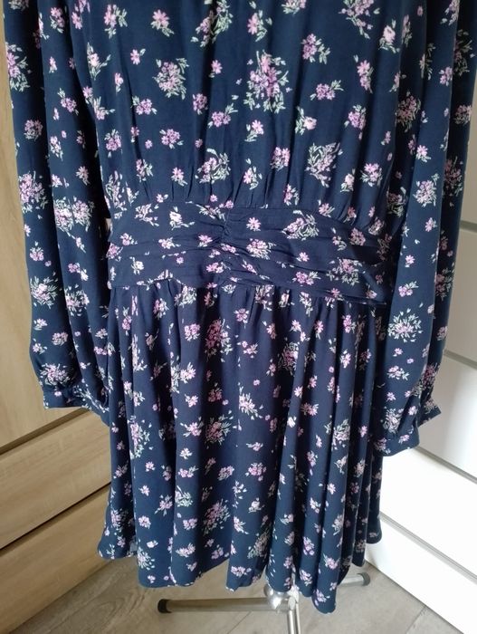 Nowa zwiewna sukienka 52