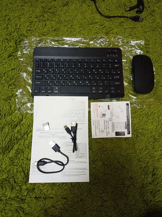 Набір безпровідна мишка та клавіатура на акамуляторі Windows Android I