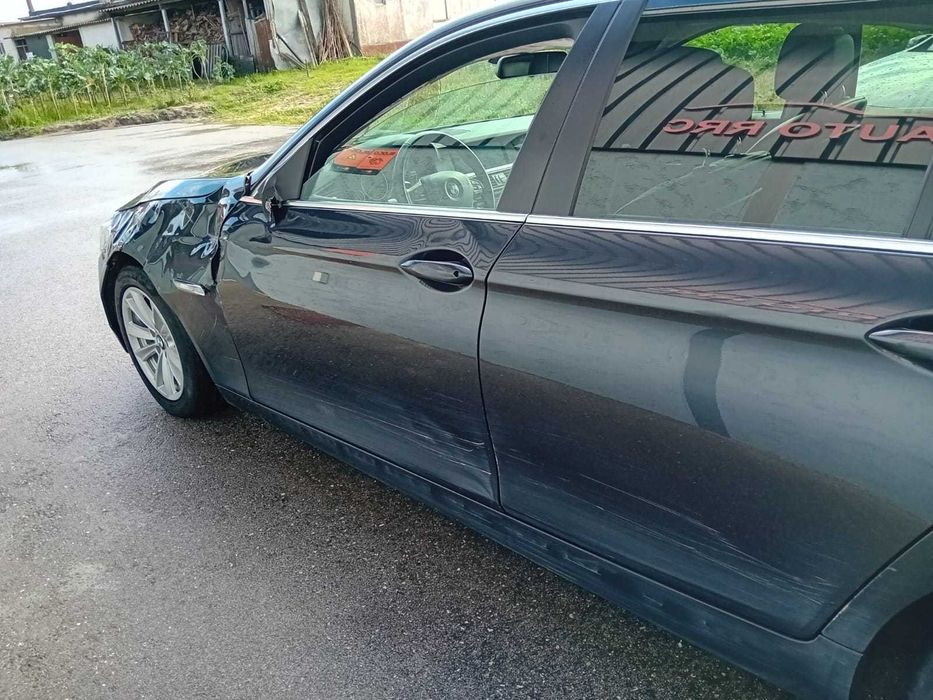 BMW 520 D c/auto - Nacional ( pequeno sinistro )