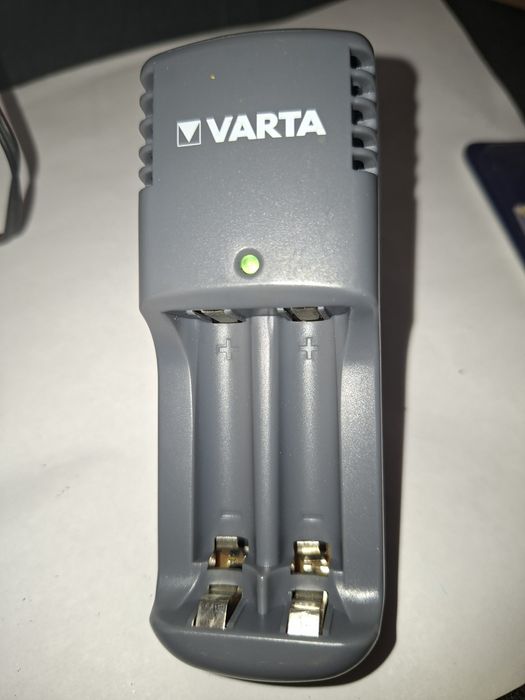 Ładowarka VARTA 2xAA