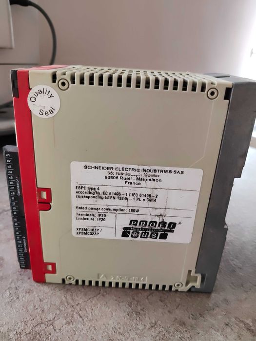 Sterownik bezpieczeństwa XPSMC16ZP Schneider Electric