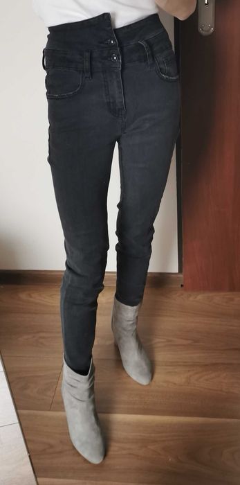 VARLESCA jeansy z oryginalnym wyższym stanem XS