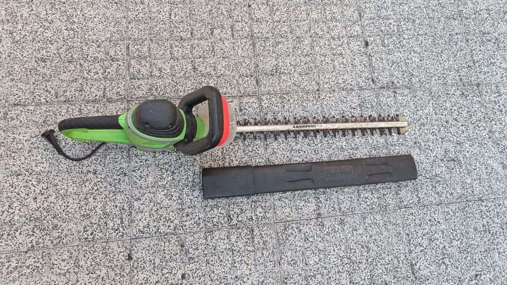 Aparador Sebes Eletrico - FLORA BEST FHT 600 D3