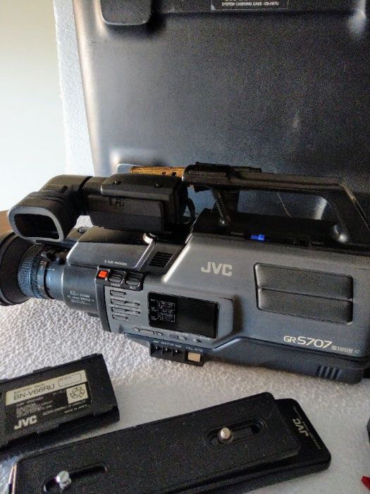 Vintage Camera de Vídeo - JVC GR-S707 Super VHS-C - c/ Mala JVC