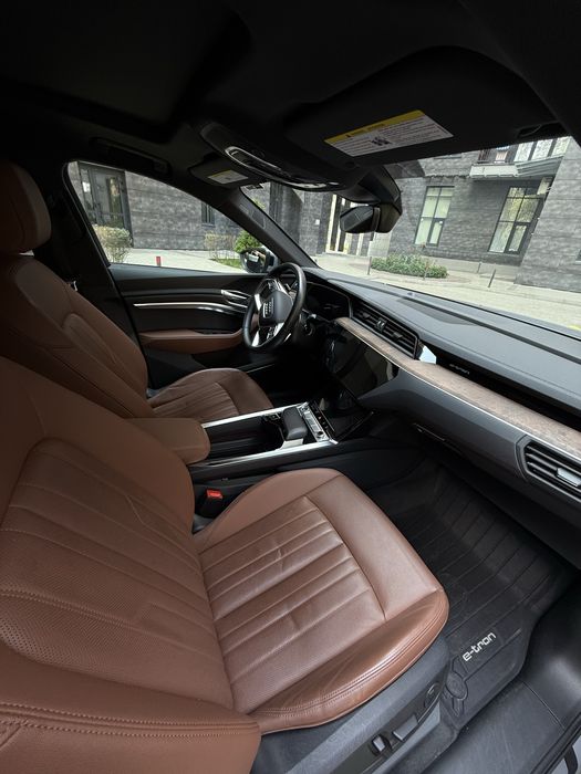 Audi e-tron 2022 VIN WA1LAAGE2PB018669 фото оголошення 7 з 24