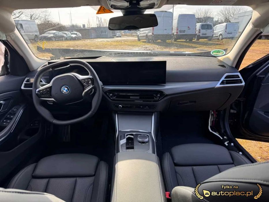 BMW 3 330e sedan