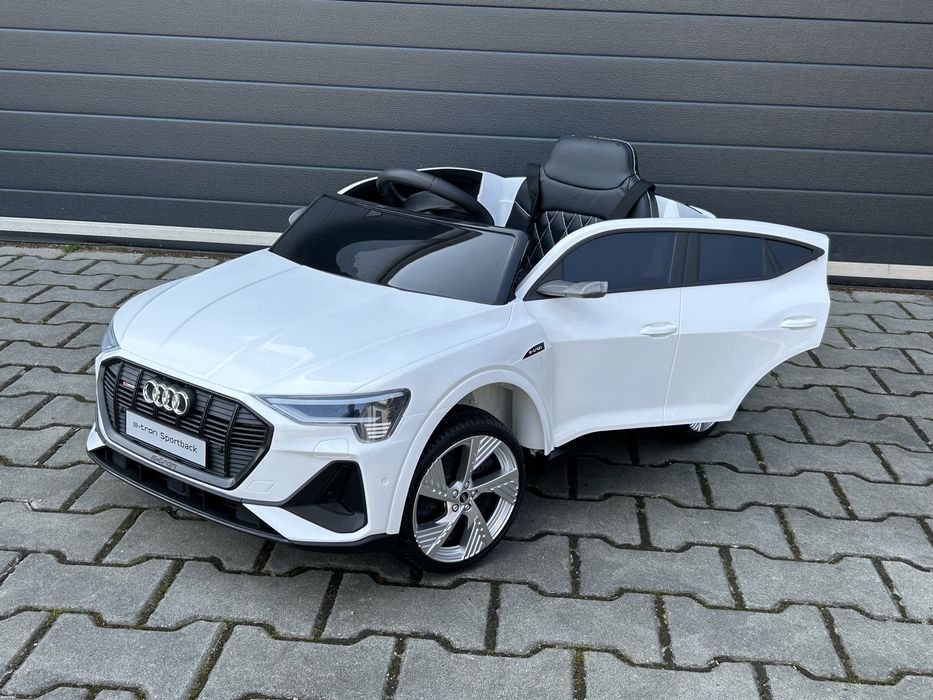 Auto na akumulator Audi E-Tron 4x4 Sportback Samochód dla dzieci