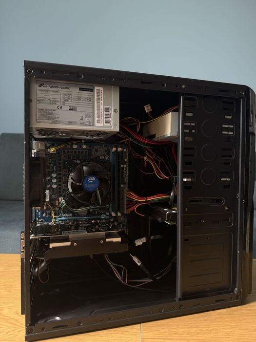 Komputer Gamingowy i5/8GB/RX/SSD/WIN10