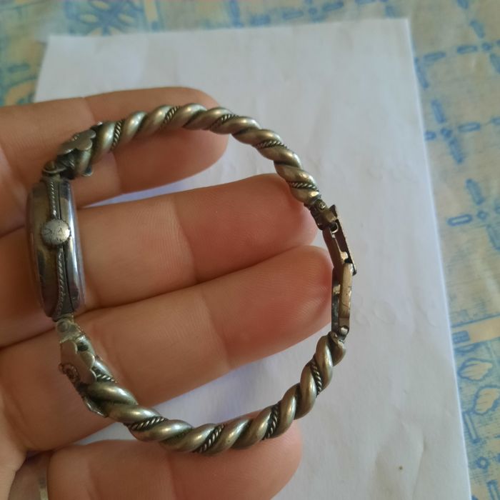 Продам часы Луч производство СССР .