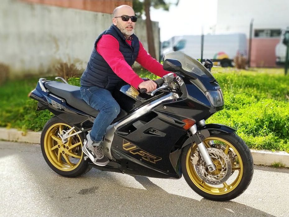 Honda VFR750F RC36 V4 '90