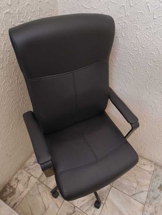 Cadeira de escritório Ikea MILLBERGET preta
