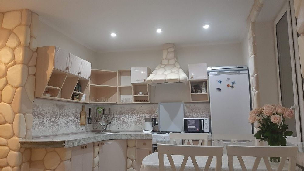 Подобово -погодинно ,1-2 кім.кв. Власна , Харьківске шосе 17-А, Мега-