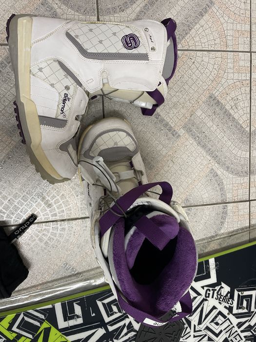 Conjunto completo de snowboard – usado apenas uma vez