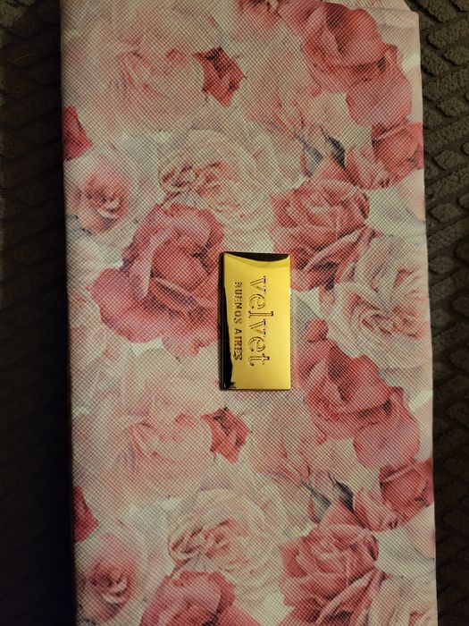 Kosmetyczka  różowa ze wzorem kwiatowym