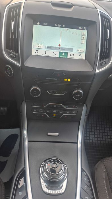 Ford S max  tytanium  bezwypadkowy super stan siedmioosobowy