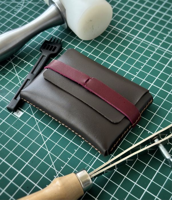 Portfel wykonany ze skóry naturalnej, ręcznie robiony