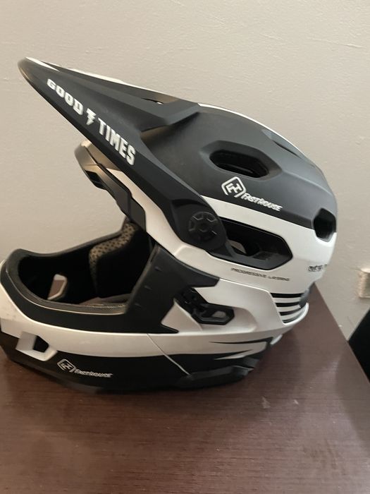 Kask dh marki bell