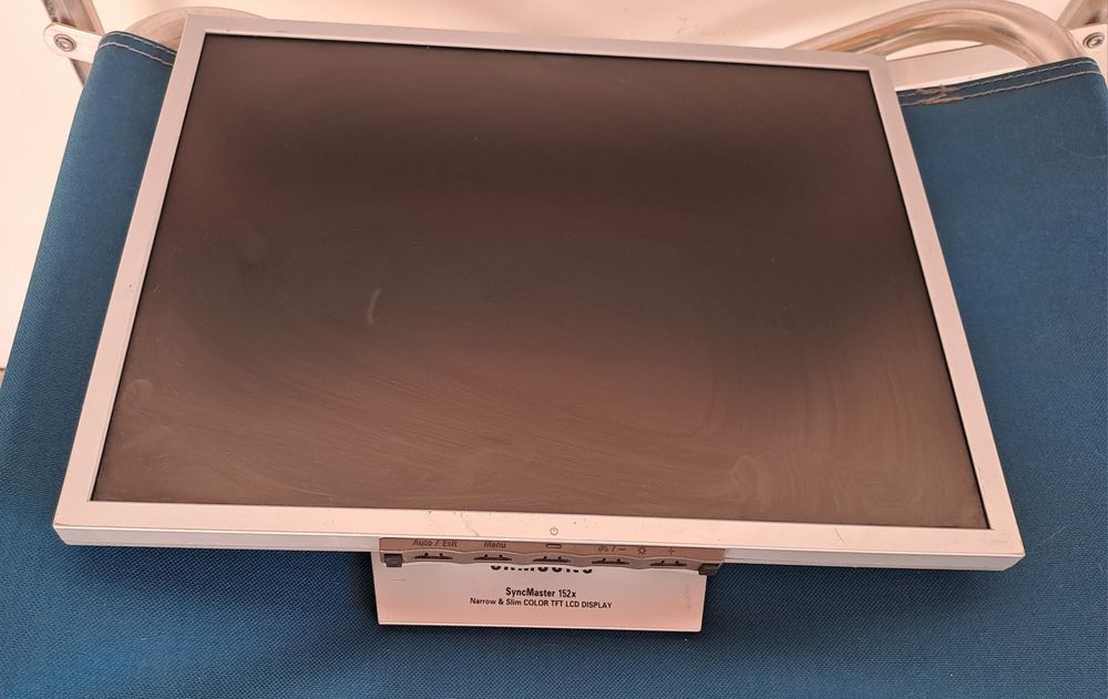 Monitor LCD de bancada