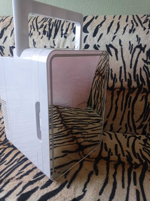 Nowa lodówka samochodowa -led