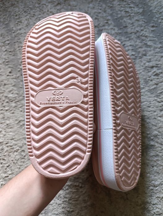 Нові крокси сабо р.38