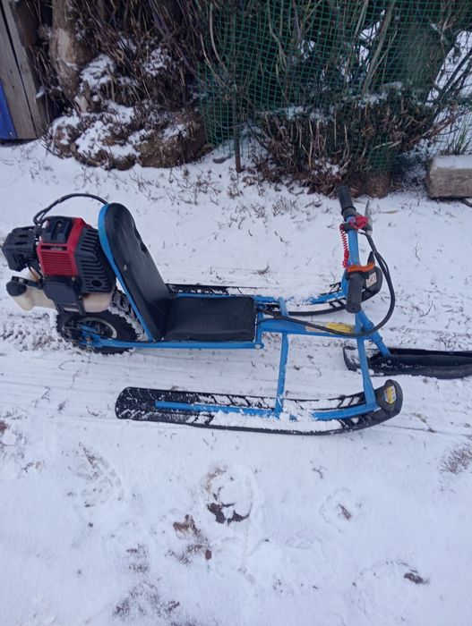 Снігокат бензиновий