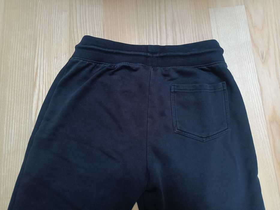 Dresy, rozmiar S, Ellesse, czarne
 Wygodne i stylowe, idealne do aktyw