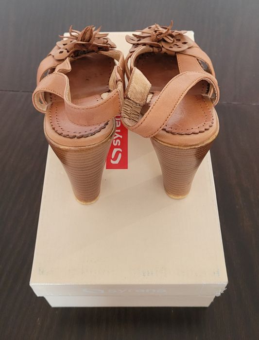 SANDAŁY na słupku, skóra naturalna, na obcasie marki Syrena, styl boho